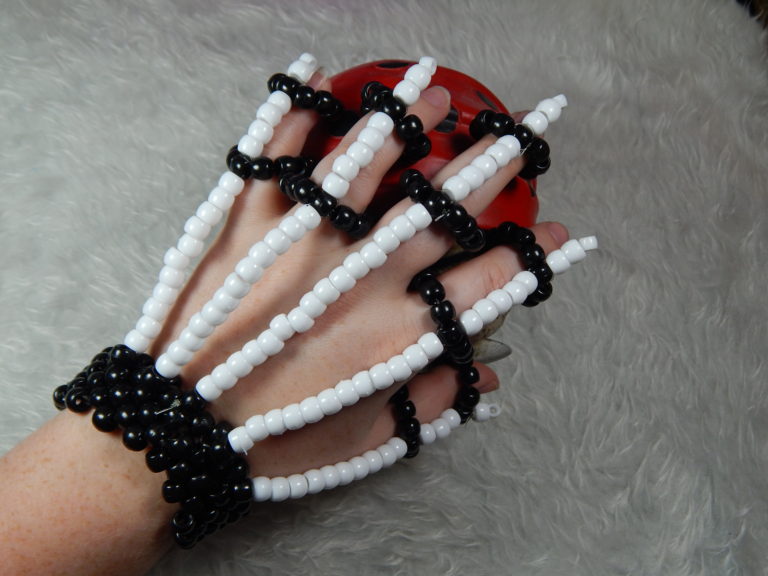 Skeleton Gloves [Kandi Tutorial] Ginger Cande's Kandi Tutorials